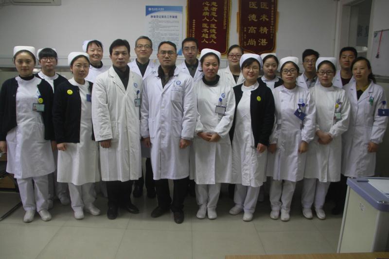肿瘤科集体照.jpg