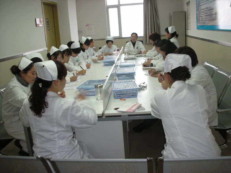 新生儿科集体照.JPG